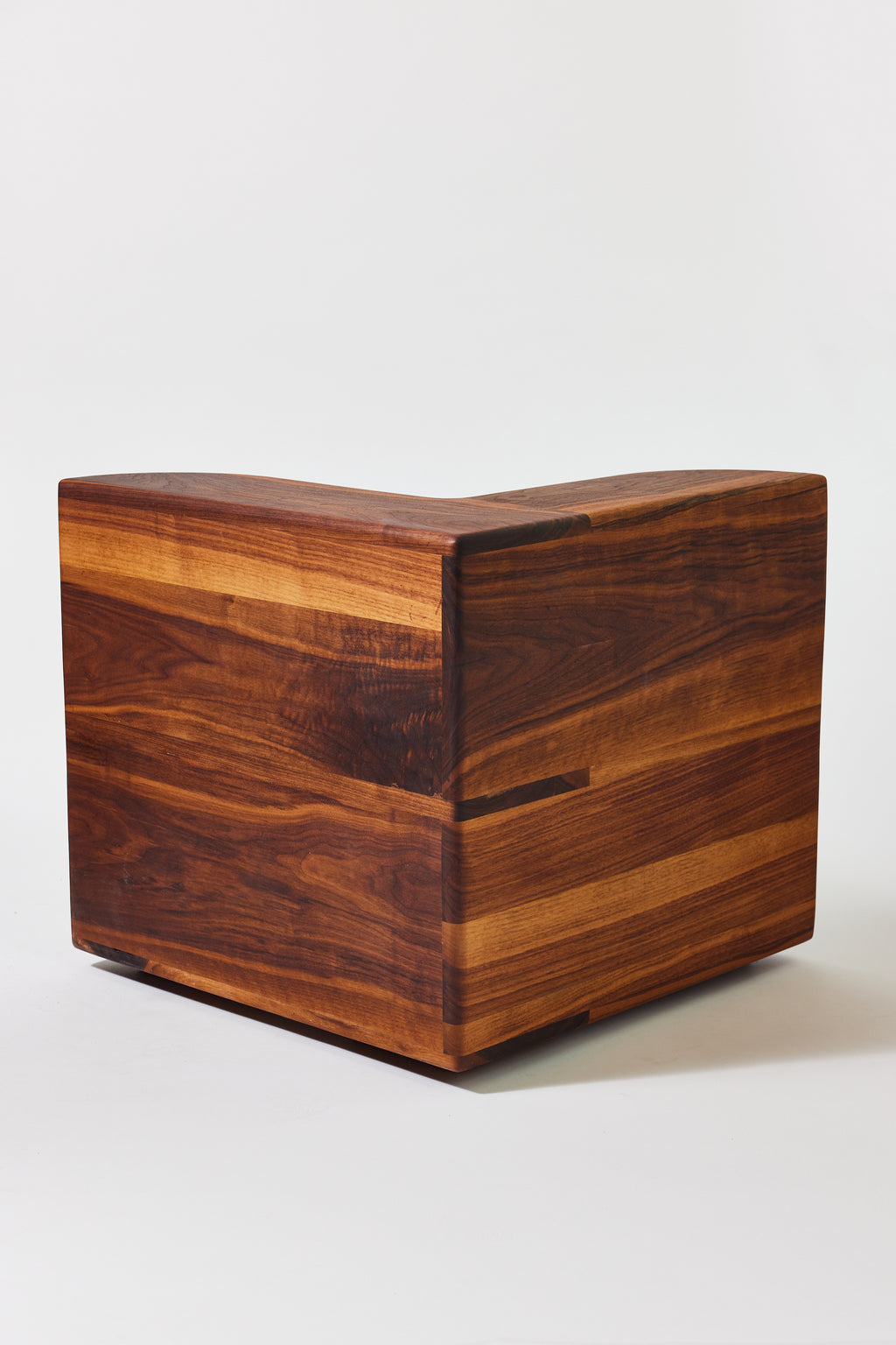 Cornelius Corner Shelf in solid walnut, detail view 5. Handmade wooden corner shelf by Phillip's Daughter