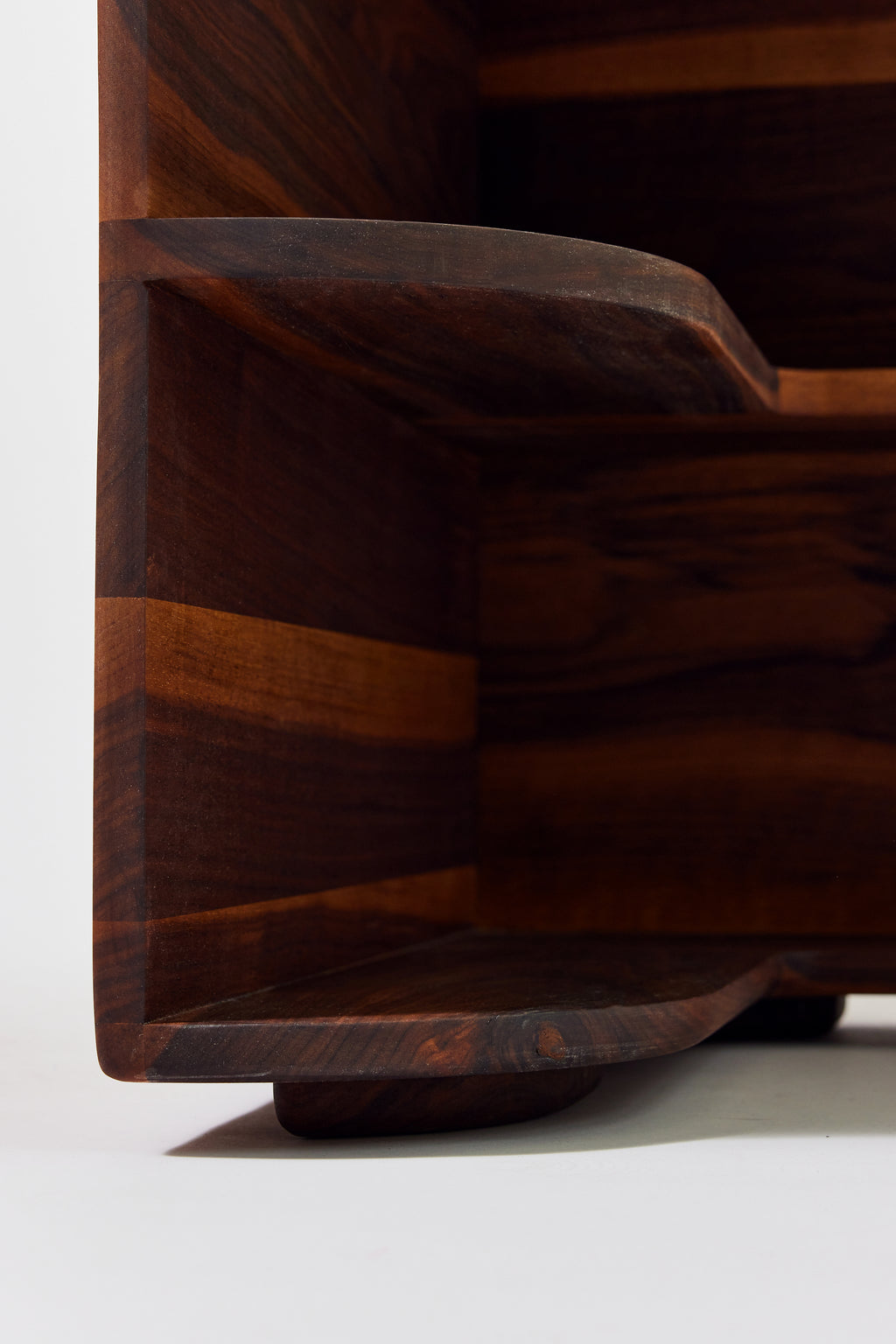 Cornelius Corner Shelf in solid walnut, detail view 7. Handmade wooden corner shelf by Phillip's Daughter
