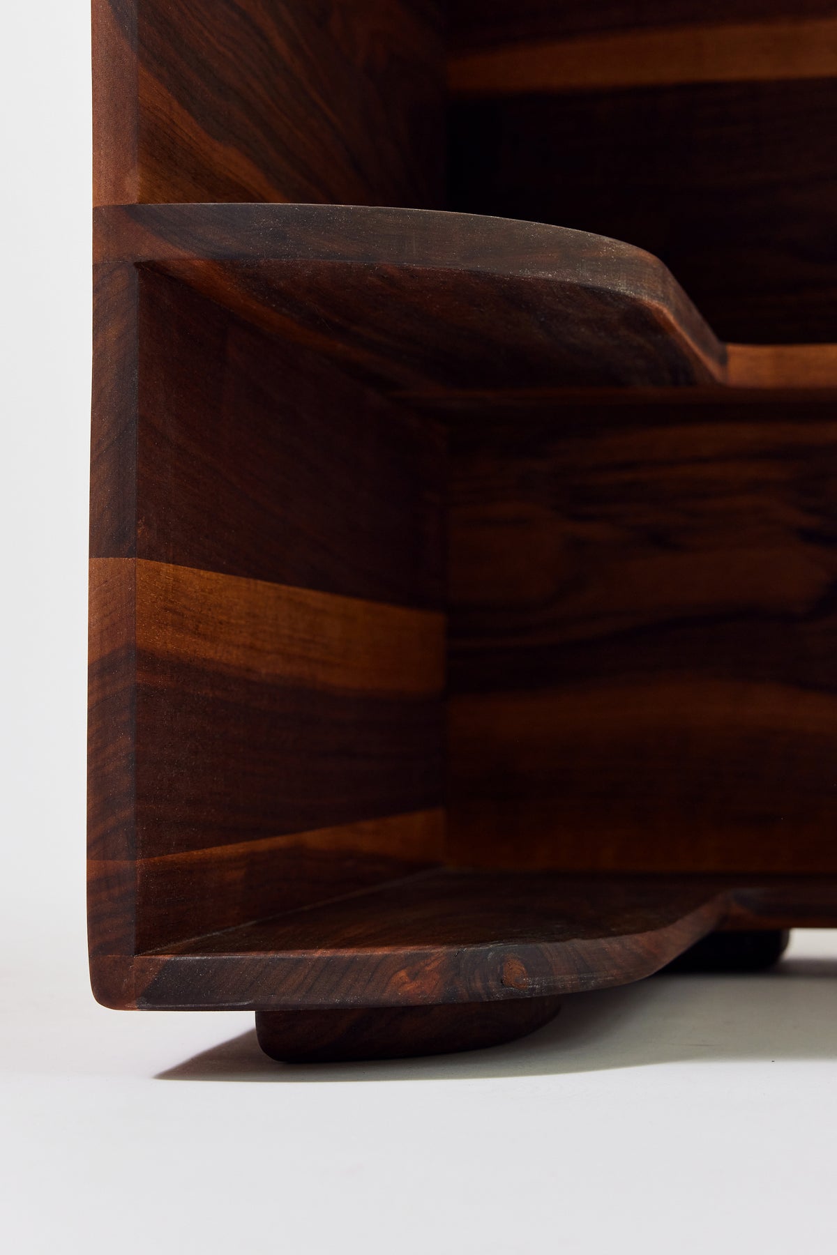Cornelius Corner Shelf in solid walnut, detail view 7. Handmade wooden corner shelf by Phillip's Daughter